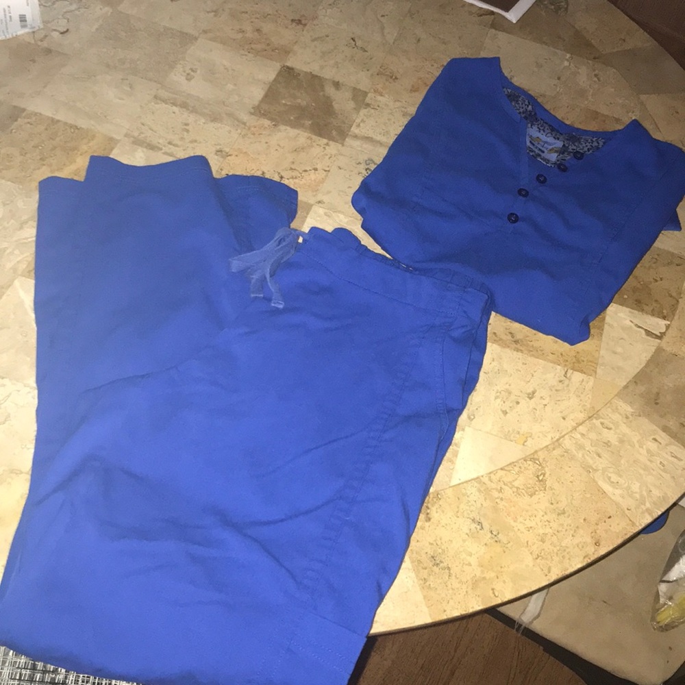 Electric blue Dansko XS scrub set